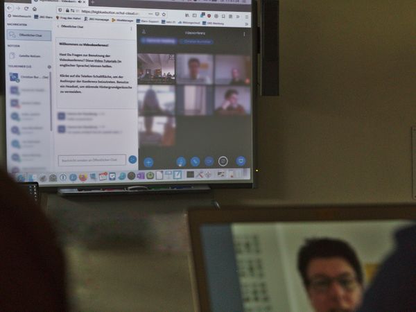 Für Schüler/-innen in Quarantäne wird Teilnahme am Unterricht mit der NBC digital möglich!